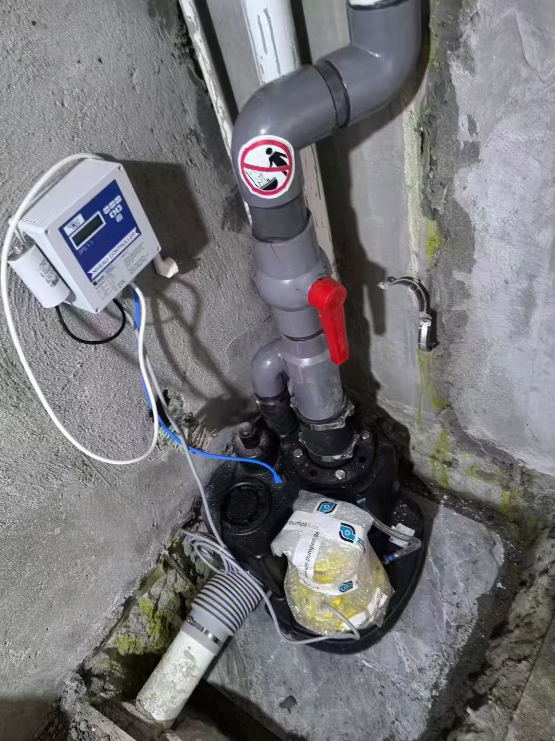 污水提升器