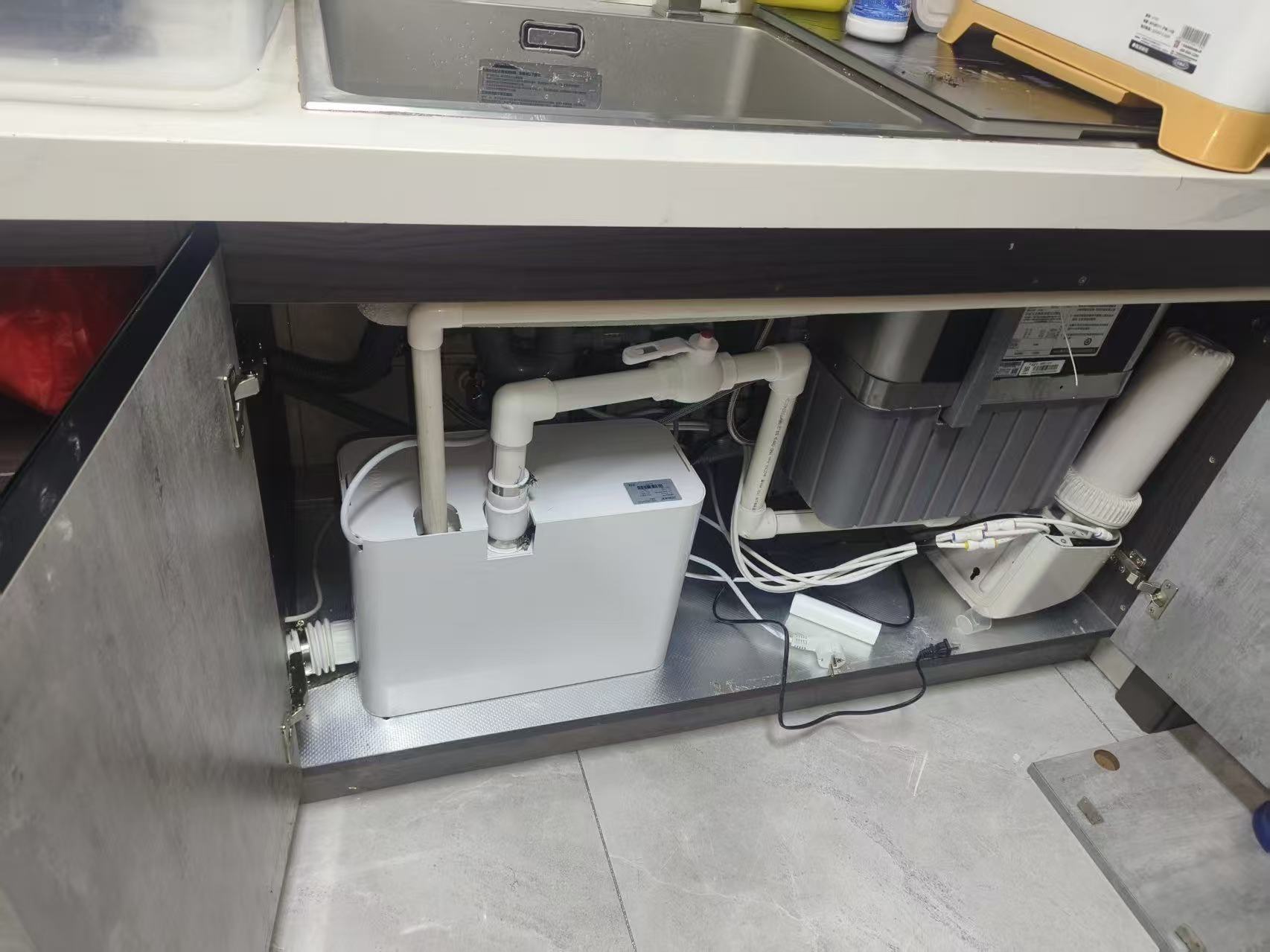 污水提升器